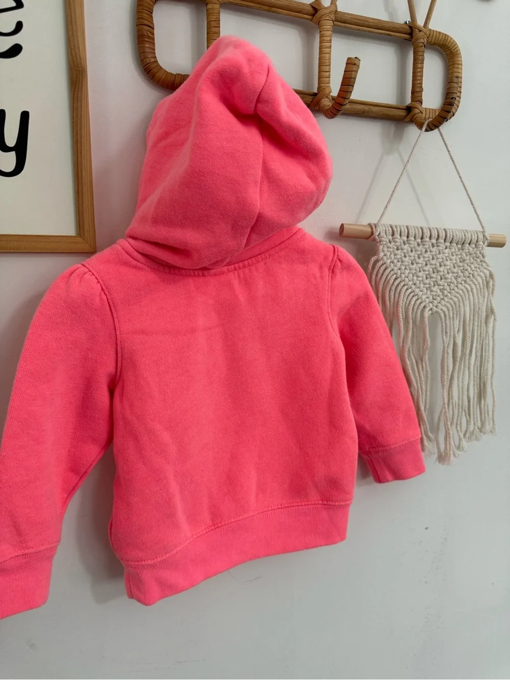 GAP neon pink